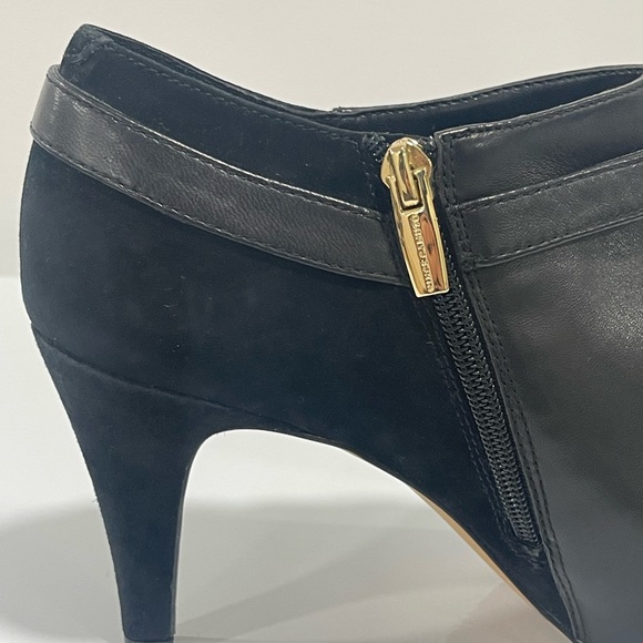 Vince Camuto Ankle Bootie size 10 - Picture 3 of 8